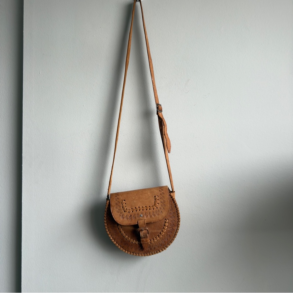 Vintage Handcrafted Leather Crossbody Bag – Tan/Brown, Boho Folk Style